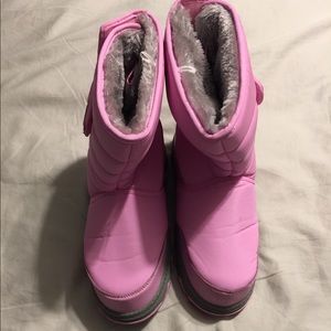 NWOT Totes pink boots